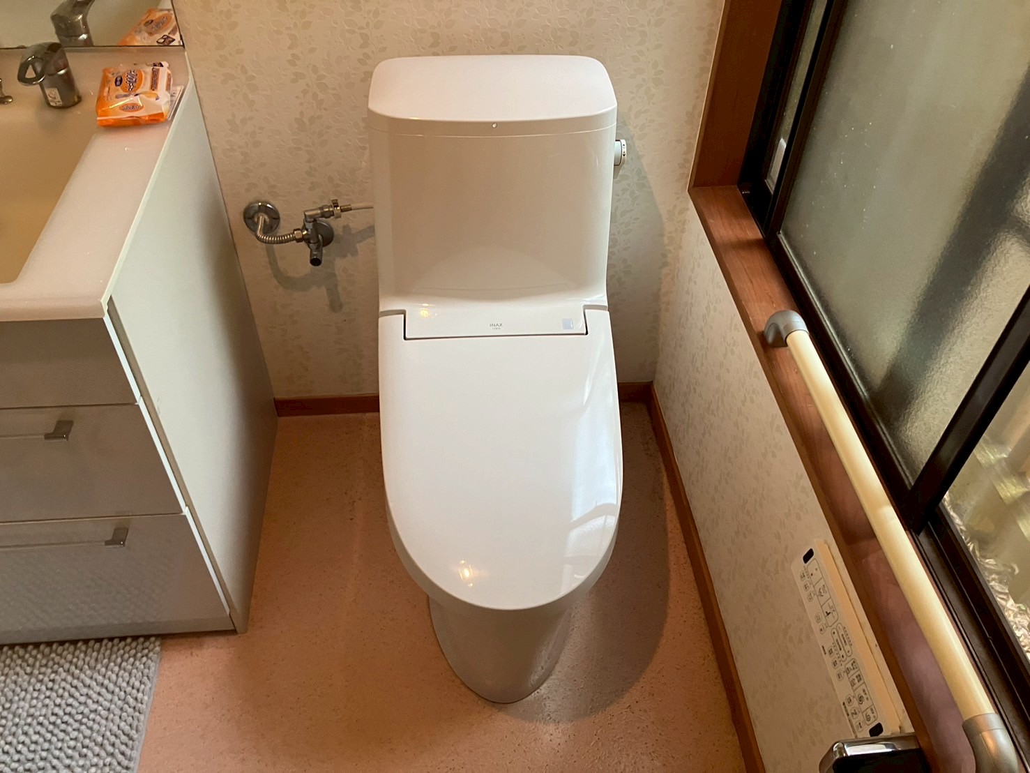 牧之原市　トイレ交換、クロス貼り替え工事